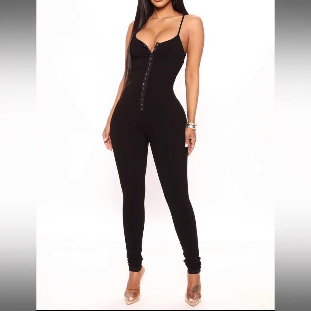 Fashion nova jumpsuit